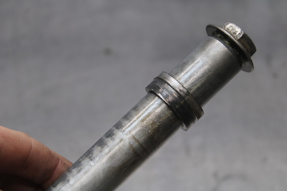 00-01 HONDA CBR929RR FRONT WHEEL RIM AXLE PIVOT BOLT BB925