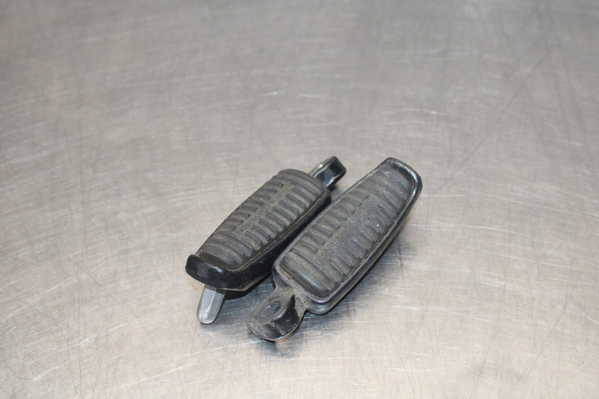 09-17 HARLEY-DAVIDSON V-ROD FRONT FOOT RESTS PEGS STEPS SET PAIR BB886