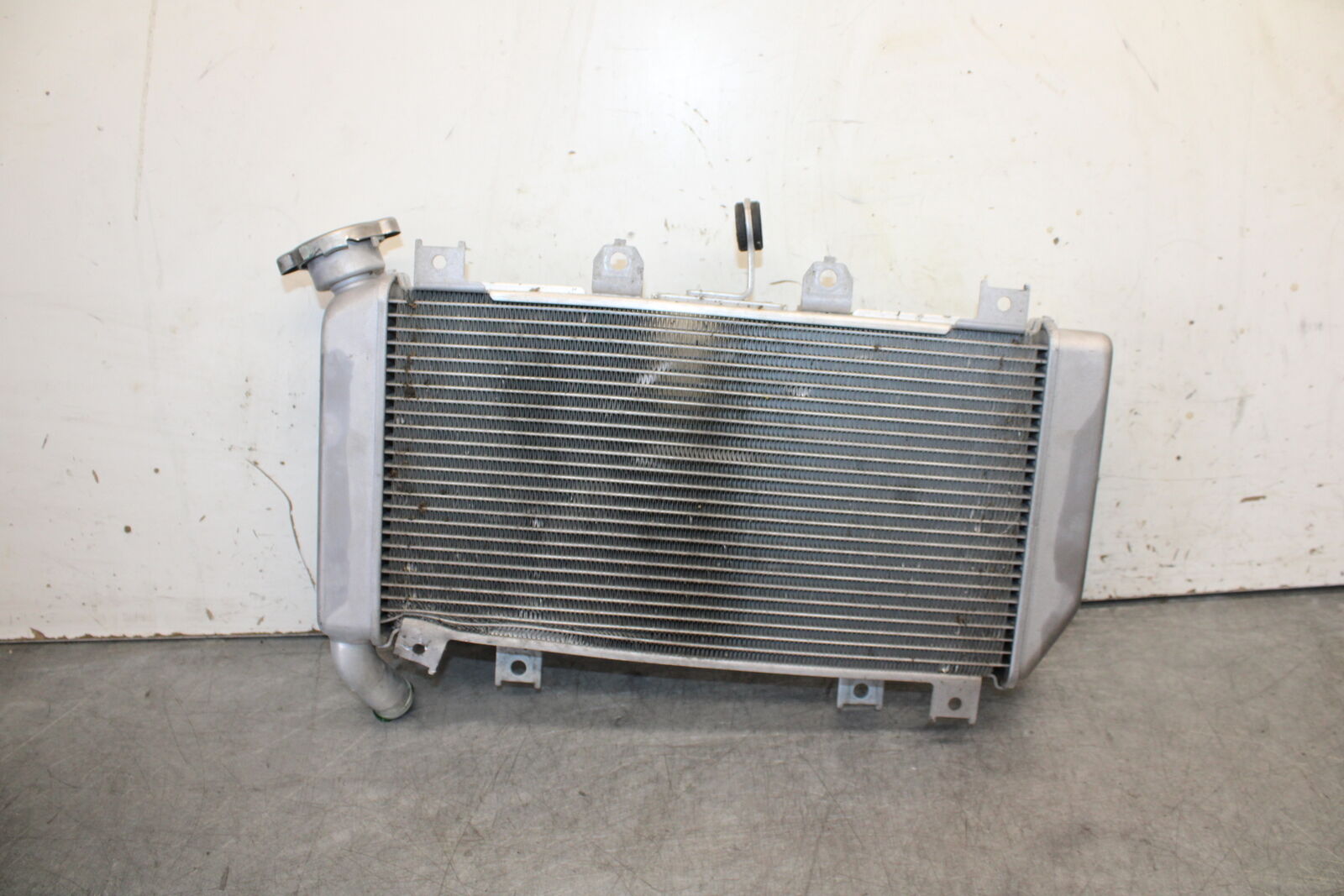 18-23 KAWASAKI NINJA 400 ENGINE RADIATOR MOTOR COOLER COOLING RADIATER BB679