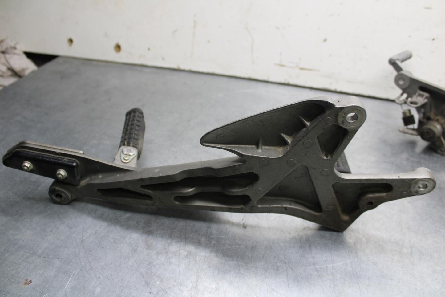 2008 Honda CBF1000 FRONT FOOT RESTS PEGS STEPS SET PAIR BB641