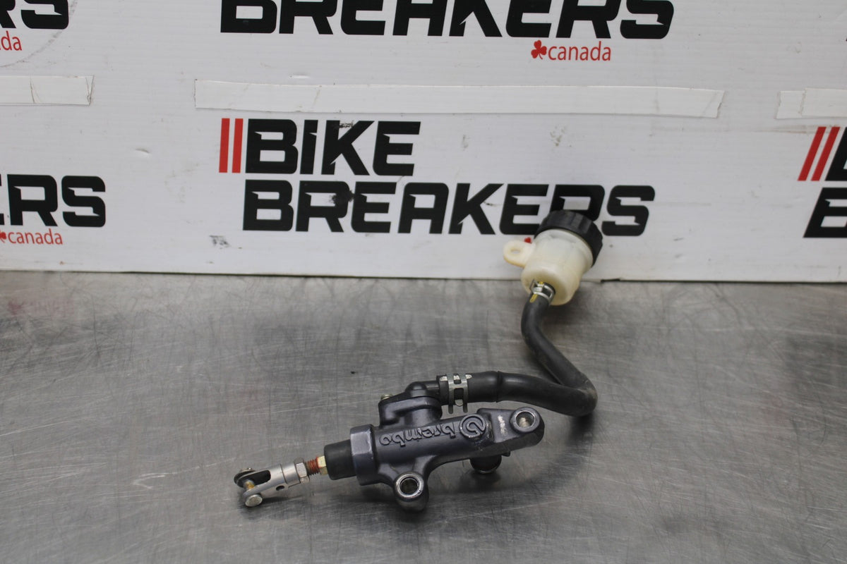 03 YAMAHA YZF R1 REAR BACK BRAKE MASTER CYLINDER W RESERVOIR BB895