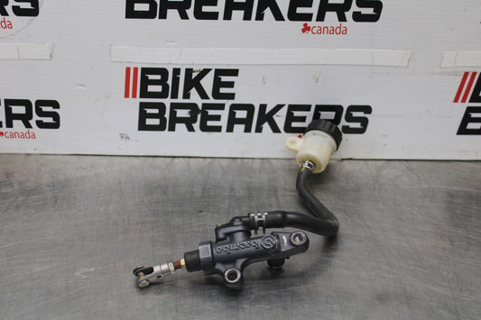 03 YAMAHA YZF R1 REAR BACK BRAKE MASTER CYLINDER W RESERVOIR BB895