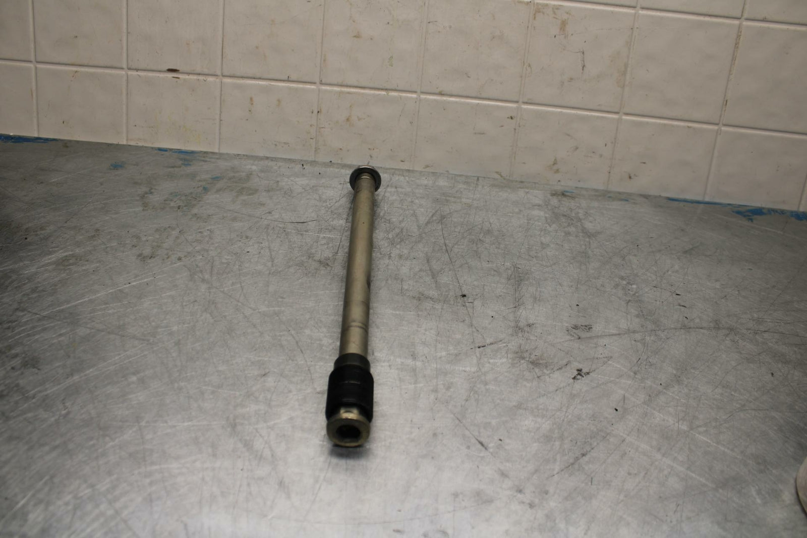 10-13 KAWASAKI Z1000 REAR BACK SWINGARM BOLT SUSPENSION PIVOT AXLE  BB421