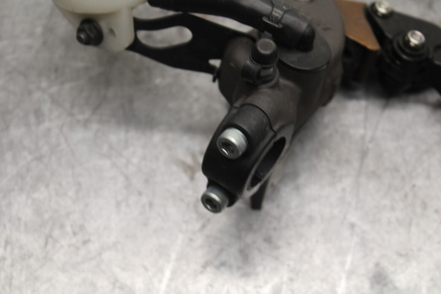 13-18 KAWASAKI NINJA ZX6R FRONT BRAKE MASTER CYLINDER w/ LEVER  BB682