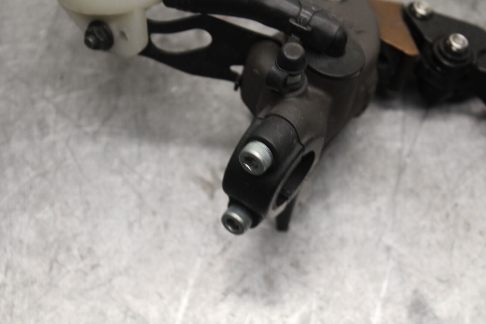 13-18 KAWASAKI NINJA ZX6R FRONT BRAKE MASTER CYLINDER w/ LEVER  BB682