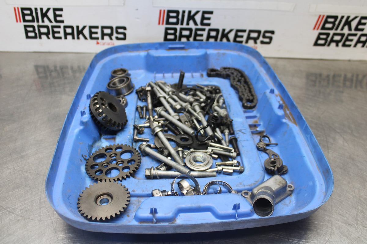 08 KAWASAKI NINJA ZX10R ENGINE BOLTS HARDWARE MOTOR SCREWS BB902