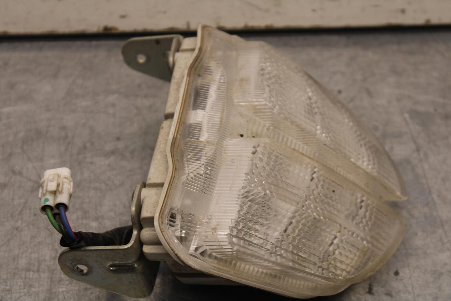 06-07 SUZUKI GSXR 600 REAR TAIL TAILLIGHT BACK BRAKE LIGHT BB104