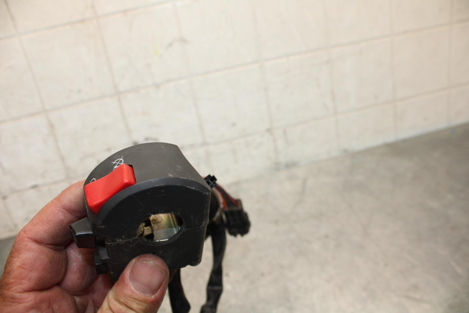 2008 Kawasaki Ninja ZX10R ZX1000E RIGHT CLIP ON HANDLE KILL OFF START SWITCH BB5