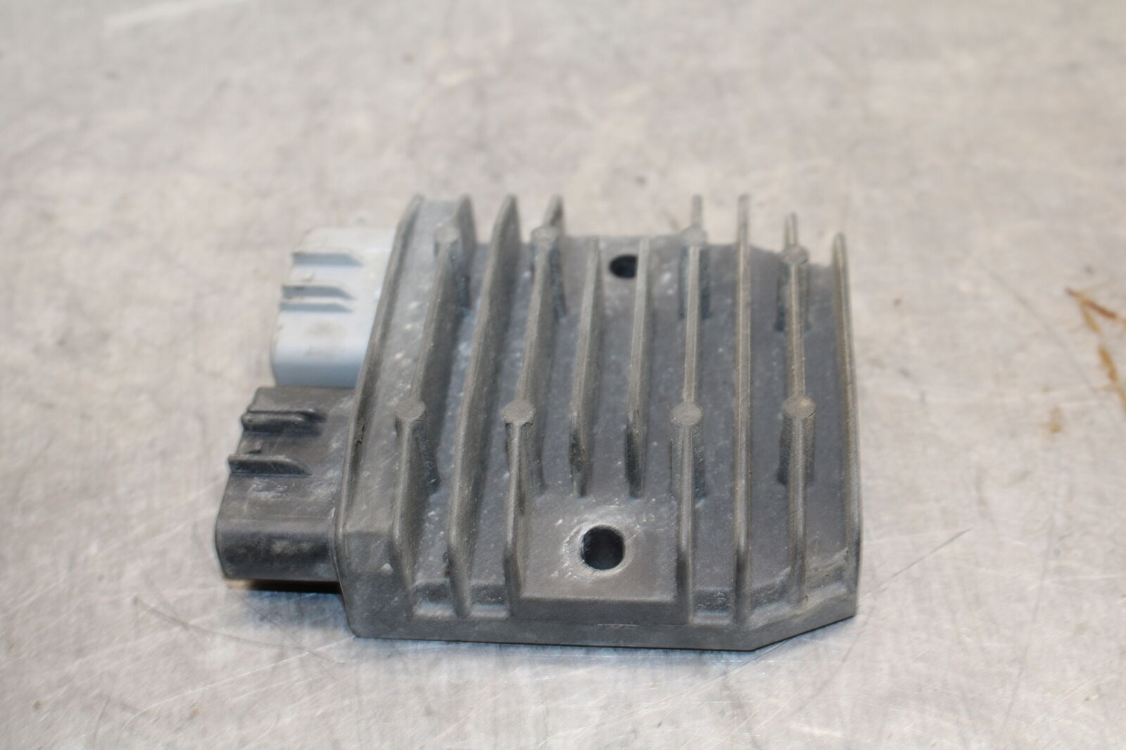 06-07 KAWASAKI NINJA ZX10R RECTIFIER VOLTAGE REGULATOR BB115