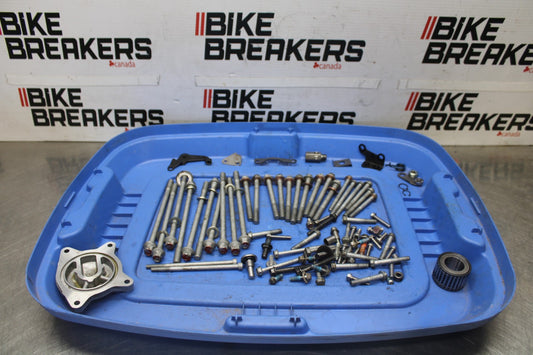 25 KAWASAKI Z900 ENGINE MOUNTING BOLTS HARDWARE MOTOR SCREWS BB928