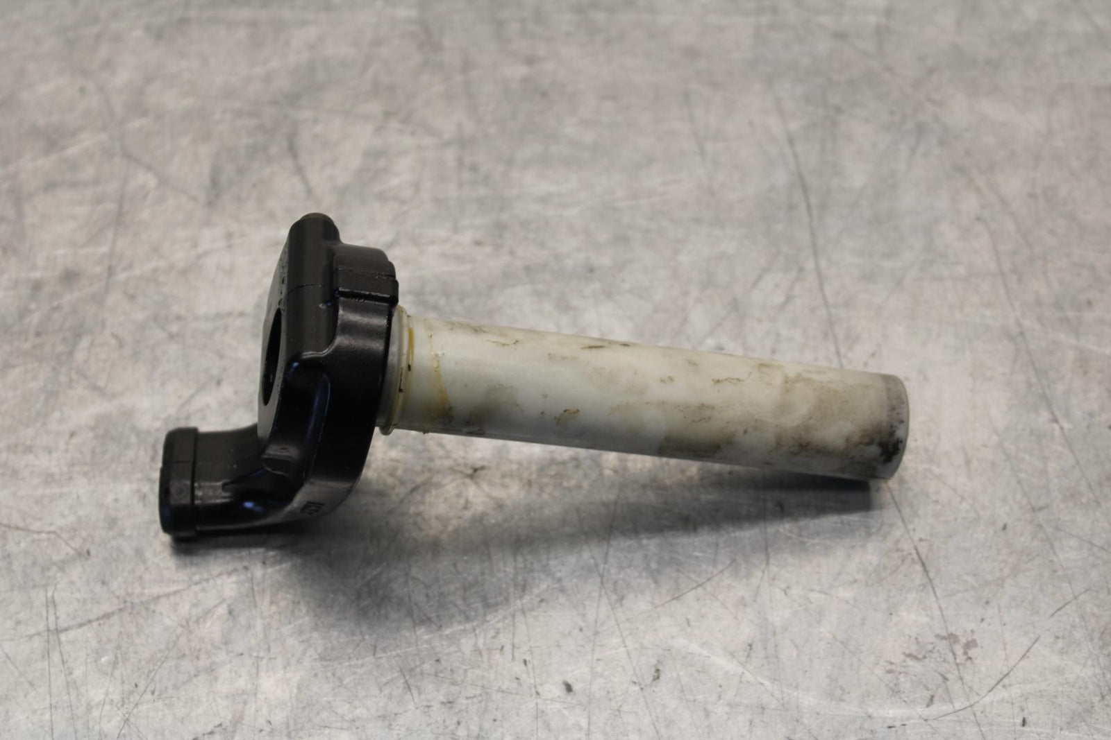2000 Kawasaki Ninja ZX9R ZX900F RIGHT THROTTLE GRIP BB70