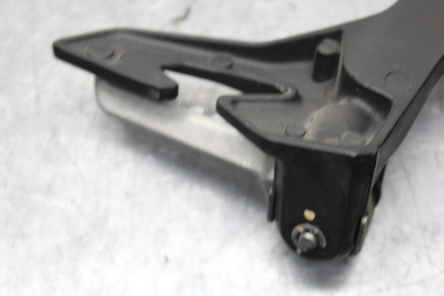 19-22 KAWASAKI Z400 LEFT REAR BACK PASSENGER PEG BB586