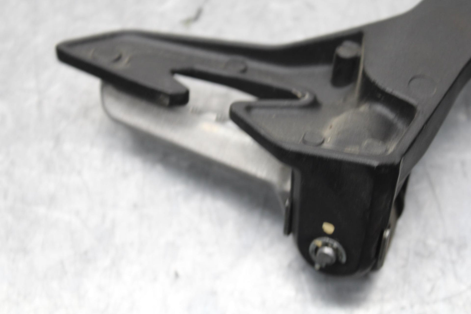 19-22 KAWASAKI Z400 LEFT REAR BACK PASSENGER PEG BB586