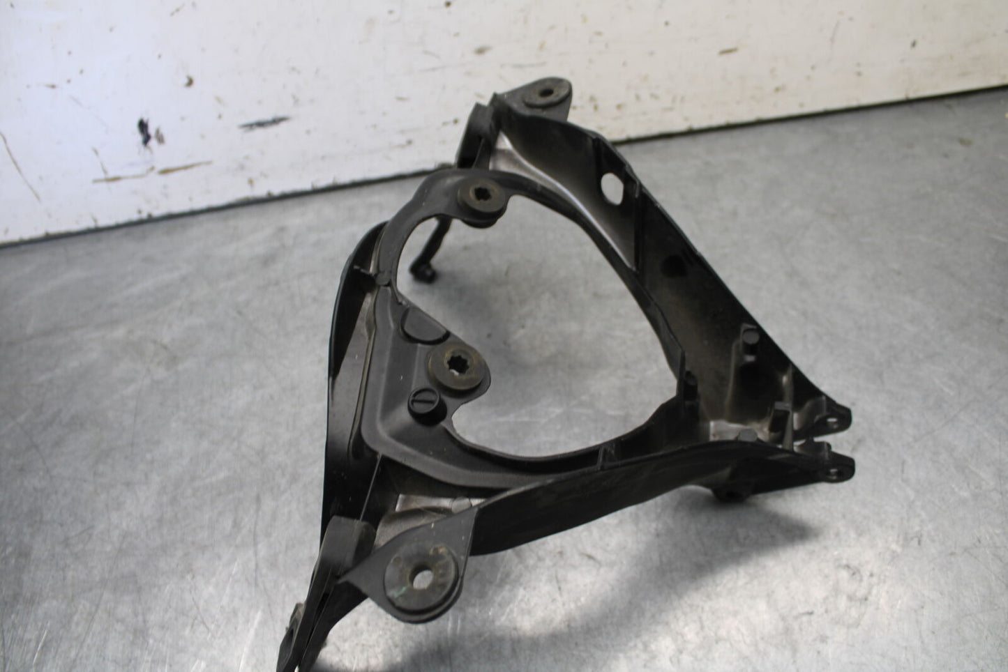 05-06 SUZUKI GSXR1000 UPPER FAIRING MIRROR GAUGES STAY BRACKET 94511-41G00 BB663