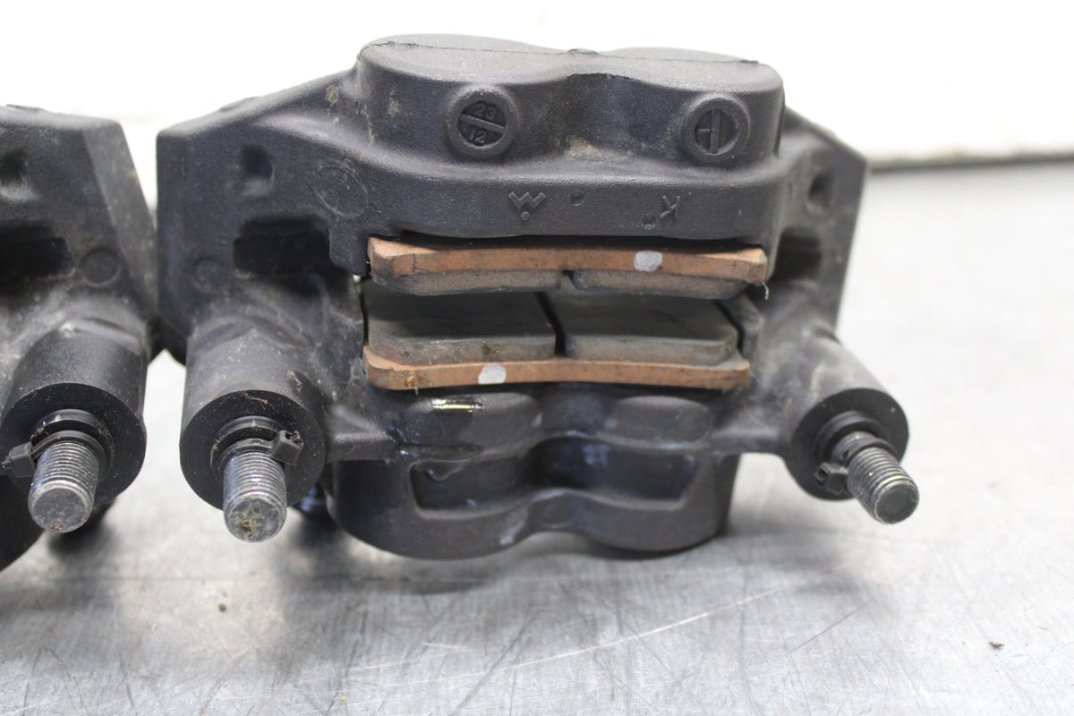 22-24 YAMAHA XSR900 RIGHT LEFT FRONT BRAKE CALIPER SET PAIR CALIPERS BB710