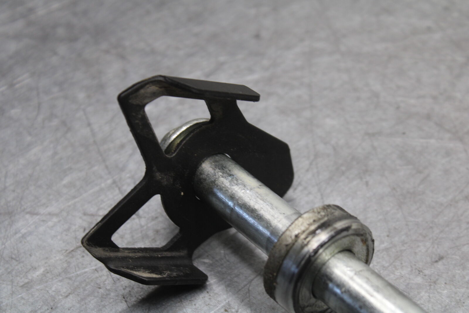 18-23 KAWASAKI NINJA 400 REAR AXLE BACK WHEEL RIM PIVOT BOLT AXEL BB660