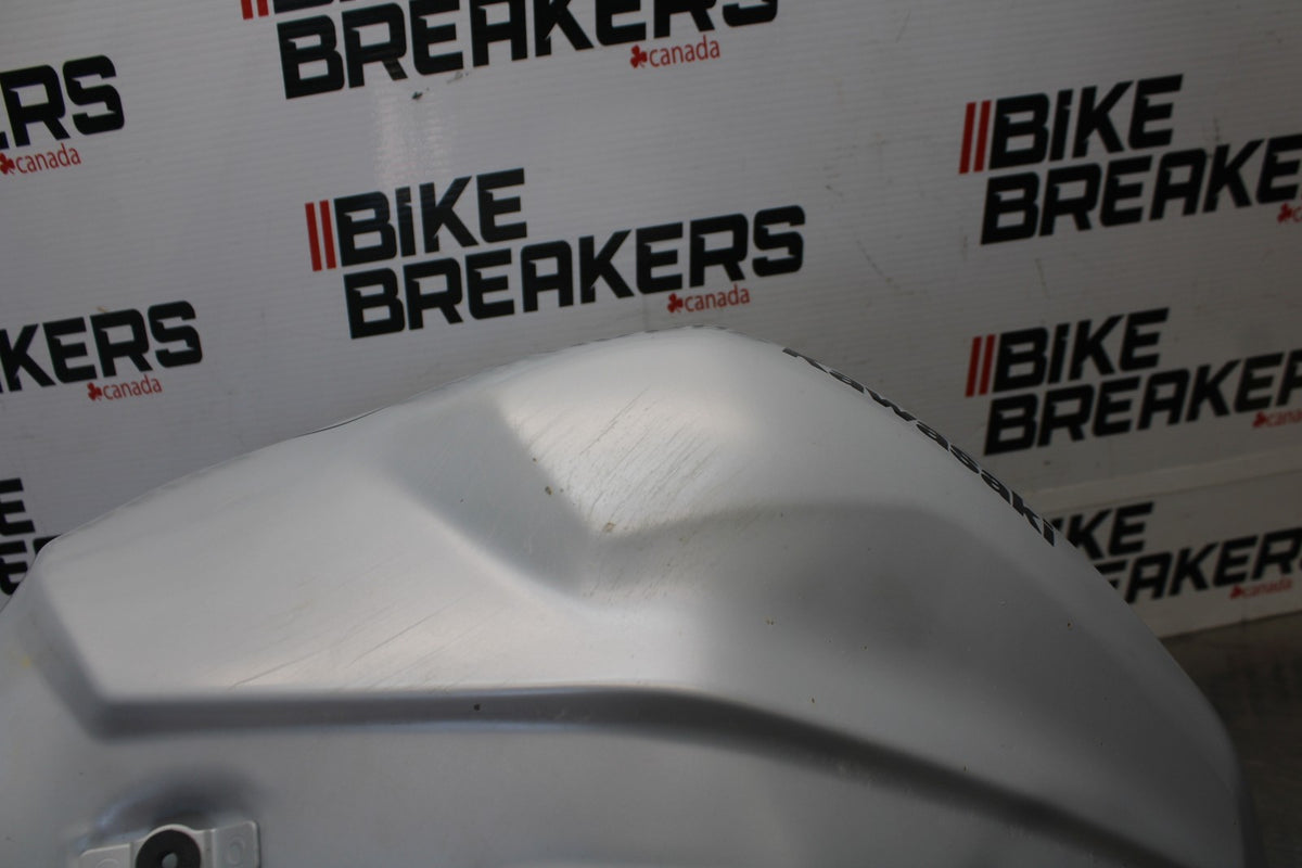 23-26 KAWASAKI NINJA ZX4RR GAS TANK FUEL CELL PETROL RESERVOIR BB898