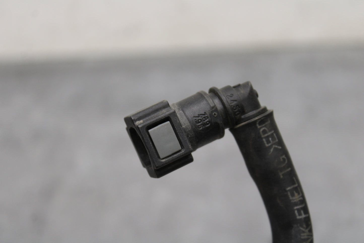 04-05 YAMAHA YZF R1 FUEL HOSE GAS LINE TUBE PIPE BB131