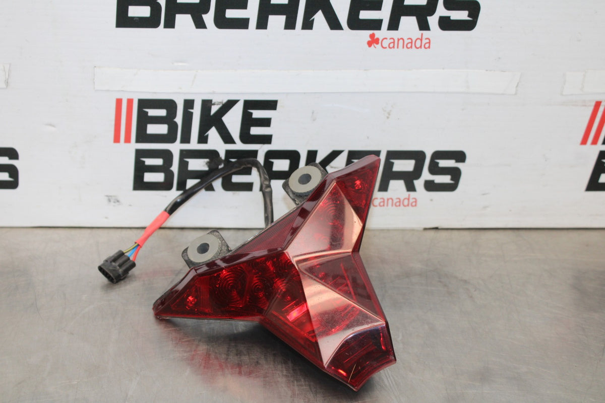 23-26 KAWASAKI NINJA ZX4RR REAR TAIL TAILLIGHT BACK BRAKE LIGHT BB898