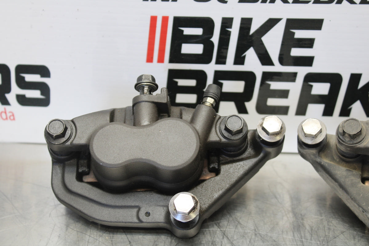 09-15 YAMAHA FZ6R RIGHT LEFT FRONT BRAKE CALIPER SET PAIR CALIPERS BB161