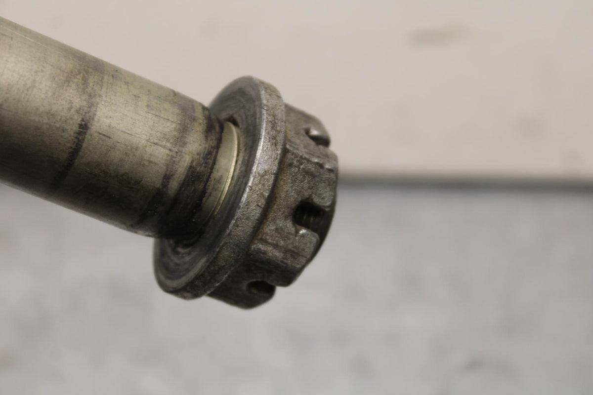 06-07 SUZUKI GSXR 600 REAR AXLE BACK WHEEL RIM PIVOT BOLT AXEL BB104