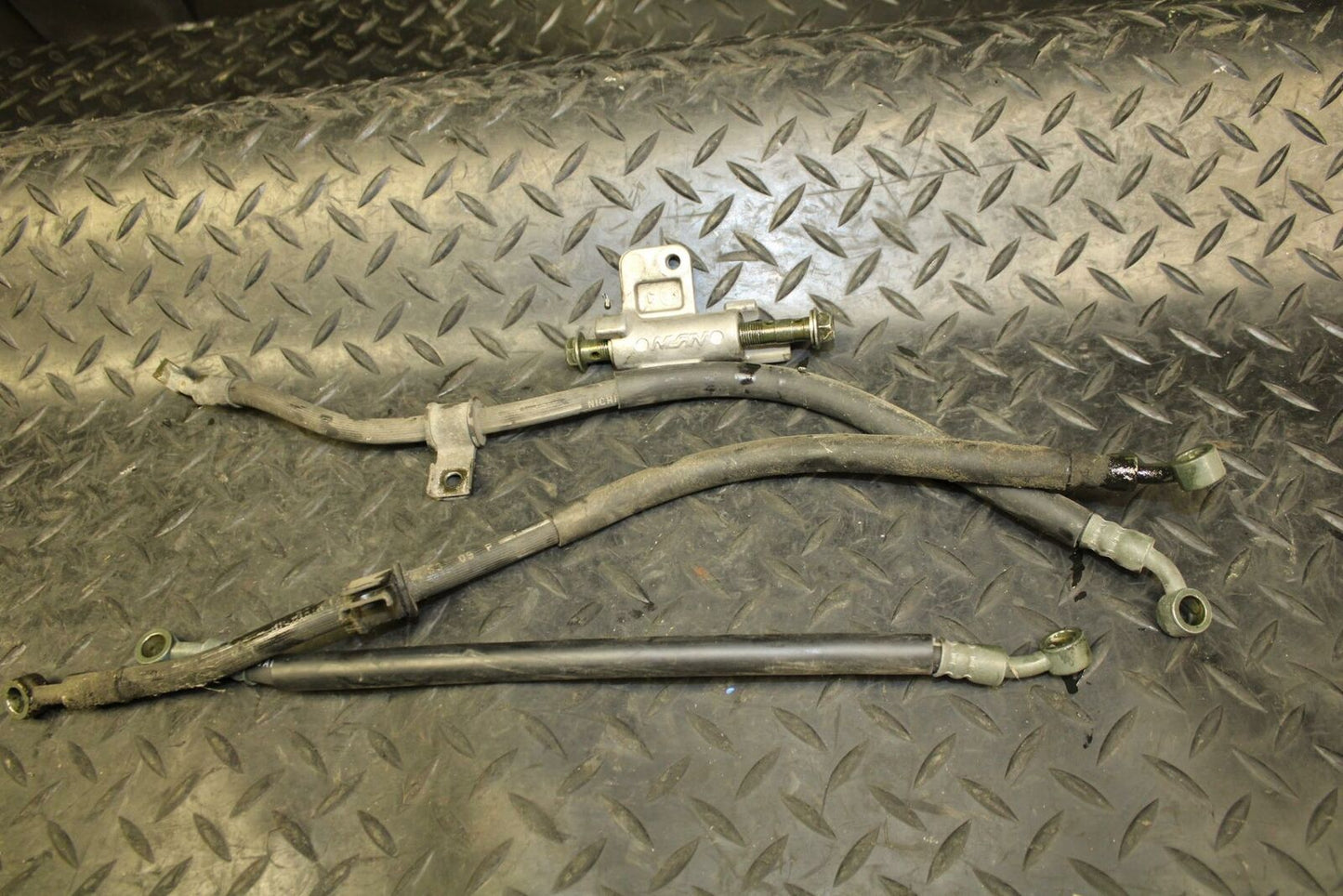 05-06 SUZUKI KATANA 750 GSX750F FRONT BRAKE CALIPER HOSES LINES bb166