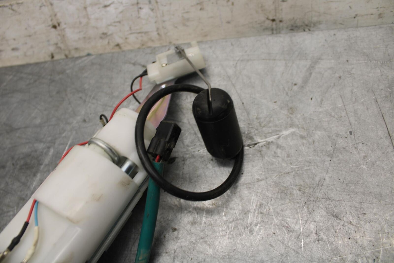 19-20 KAWASAKI NINJA ZX6R FUEL PUMP GAS PETROL SENDER UNIT 49040-0779 BB528