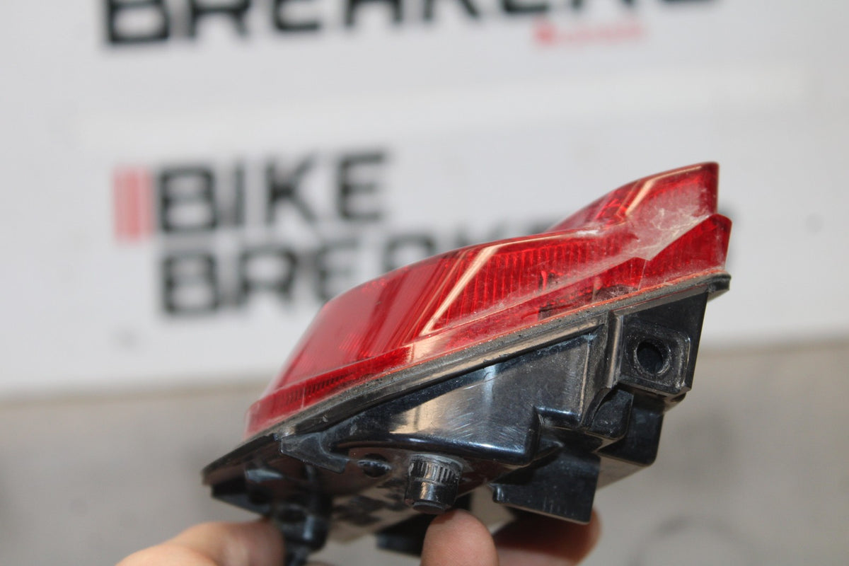 08-09 HONDA CBR1000RR REAR TAIL TAILLIGHT BACK BRAKE LIGHT BB579