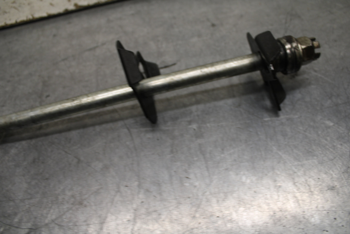 24 KAWASAKI NINJA 500 ABS REAR AXLE BACK WHEEL RIM PIVOT BOLT AXEL BB744