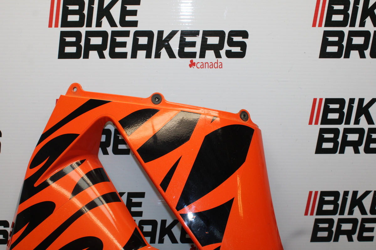 05-06 HONDA CBR600RR RIGHT MID UPPER SIDE FAIRING COWL PLASTIC BB149