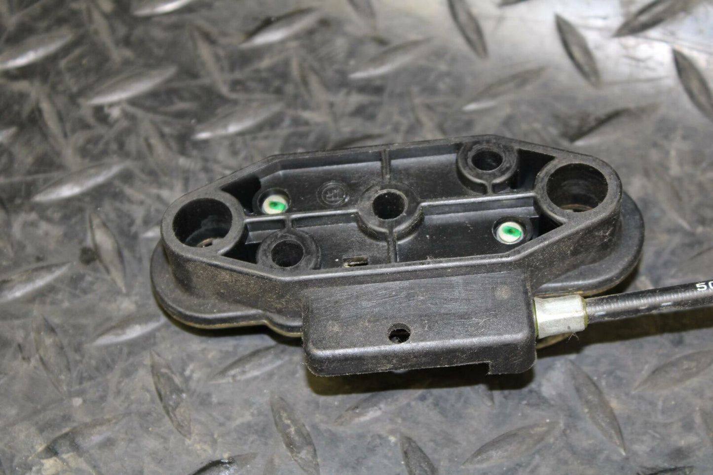 05-06 SUZUKI KATANA 750 GSX750F REAR PASSENGER SEAT LATCH LOCK ASSEMBLY bb166