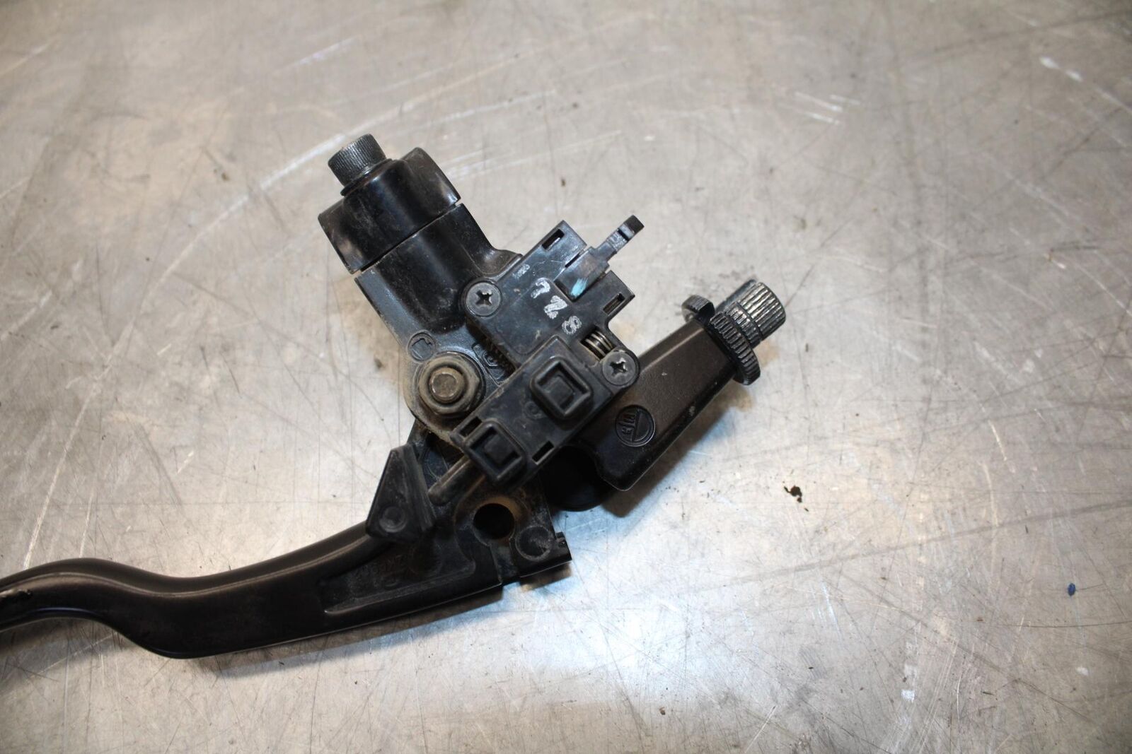 18 KAWASAKI Z 400 CLUTCH PERCH MOUNT WITH LEVER  BB469