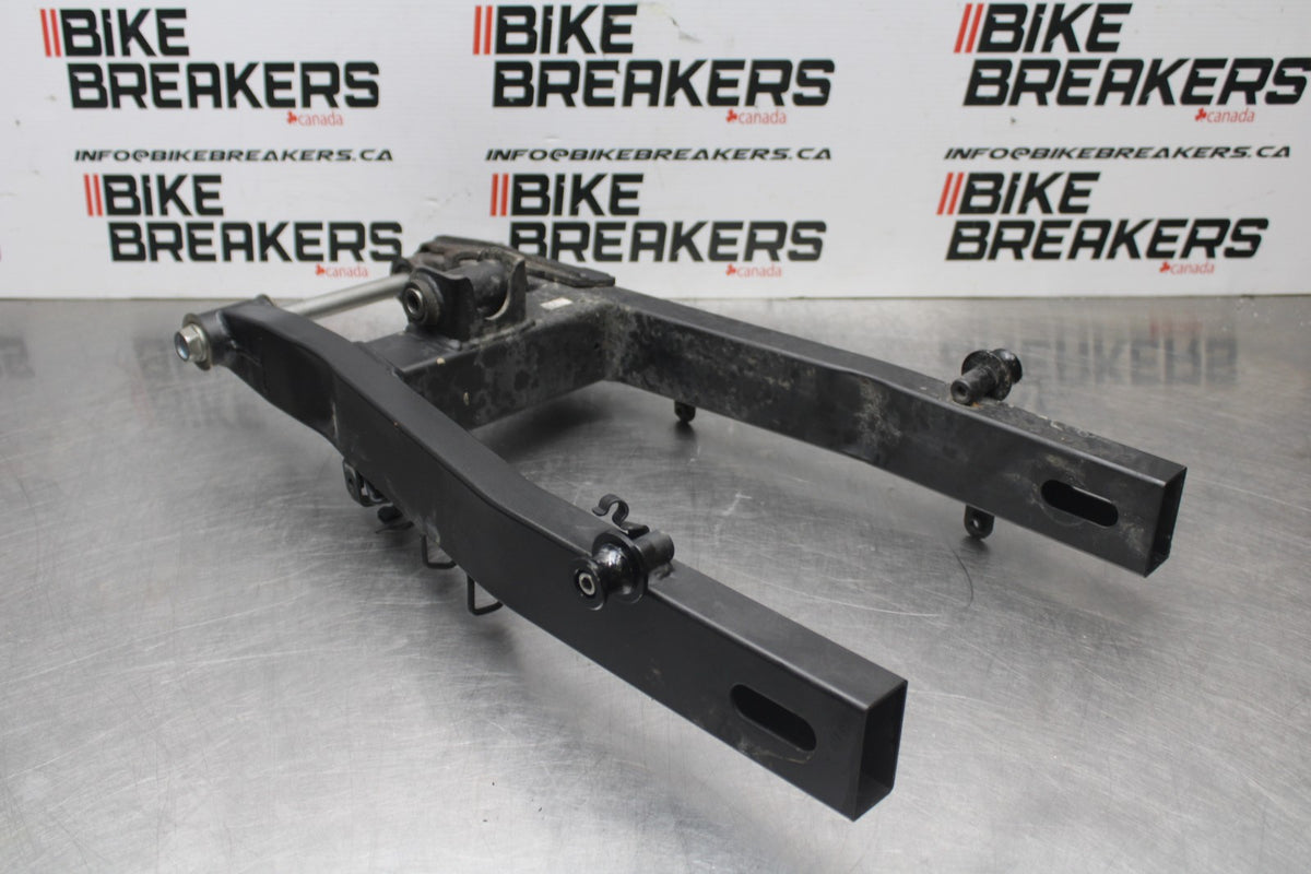 18-26 KAWASAKI Z400 REAR SWINGARM BACK SUSPENSION SWING ARM BB852