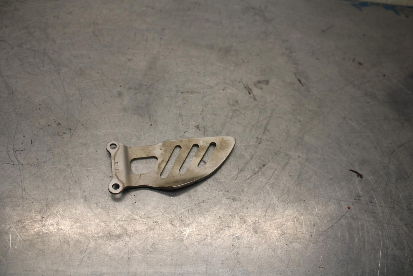 06-07 SUZUKI GSXR750 RIGHT REARSET REAR SET HEEL GUARD COVER  BB424