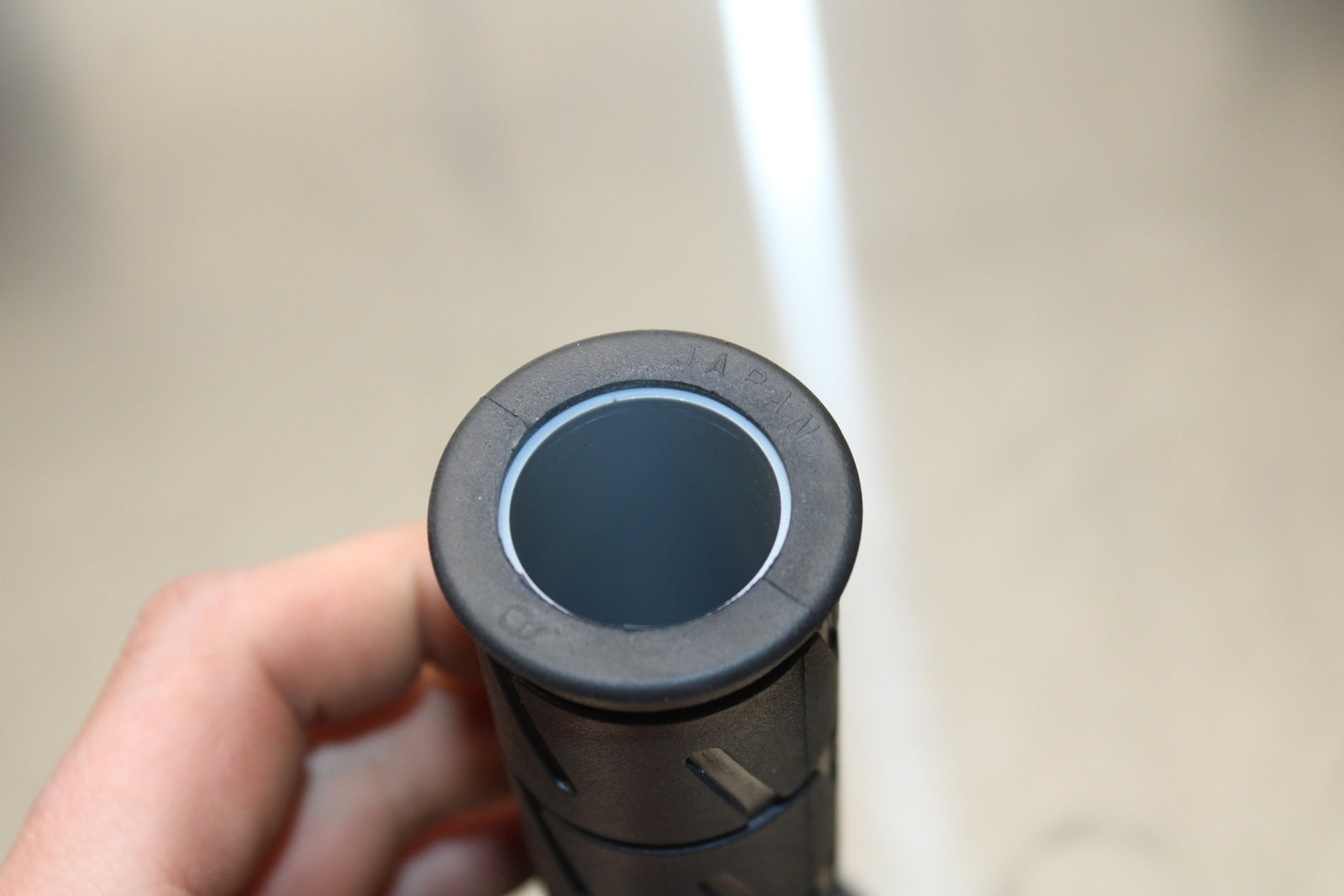 23-24 KAWASAKI NINJA ZX14R NEW!! THROTTLE CABLE LINE HOUSING GUIDE BB141