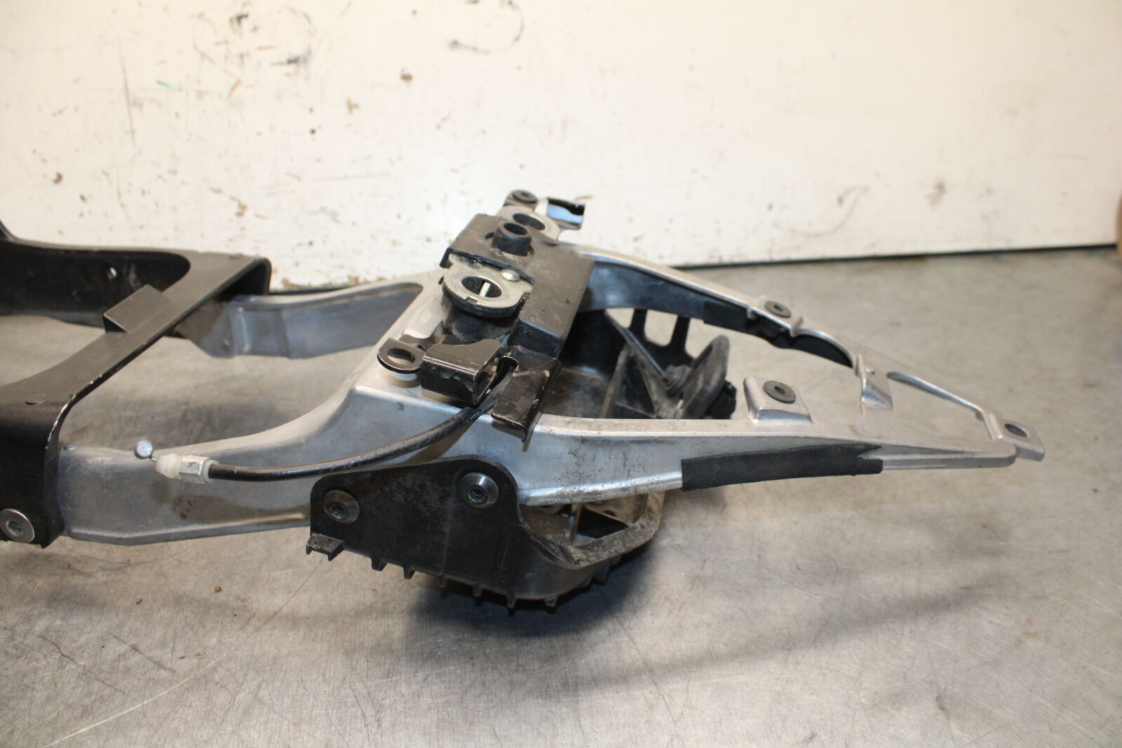 13-17 KAWASAKI NINJA ZX6R ZX636E REAR SUBFRAME BACK SUB FRAME BB735