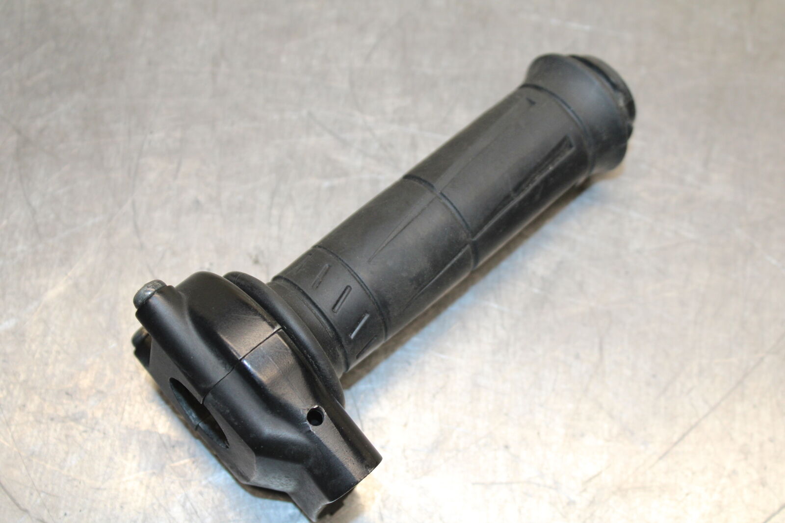 12-13 KAWASAKI Z1000 THROTTLE CABLE LINE HOUSING GUIDE BB743