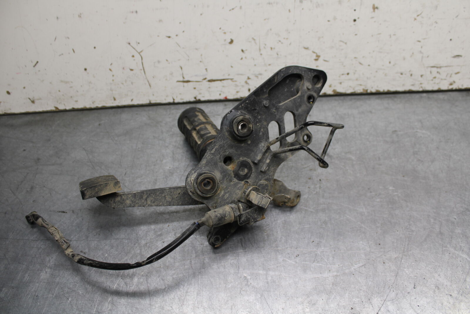 16-17 KAWASAKI VULCAN S 650 EN650 ABS RIGHT FRONT FOOT REST PEG STEP BB731