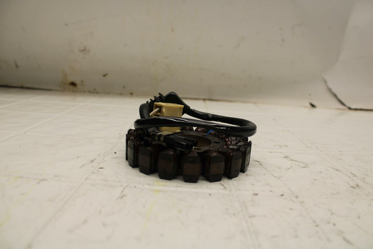 07 YAMAHA YZF R6 STATOR GENERATOR ALTERNATOR MAGNETO 2C0-81410-00-00 BB284 B