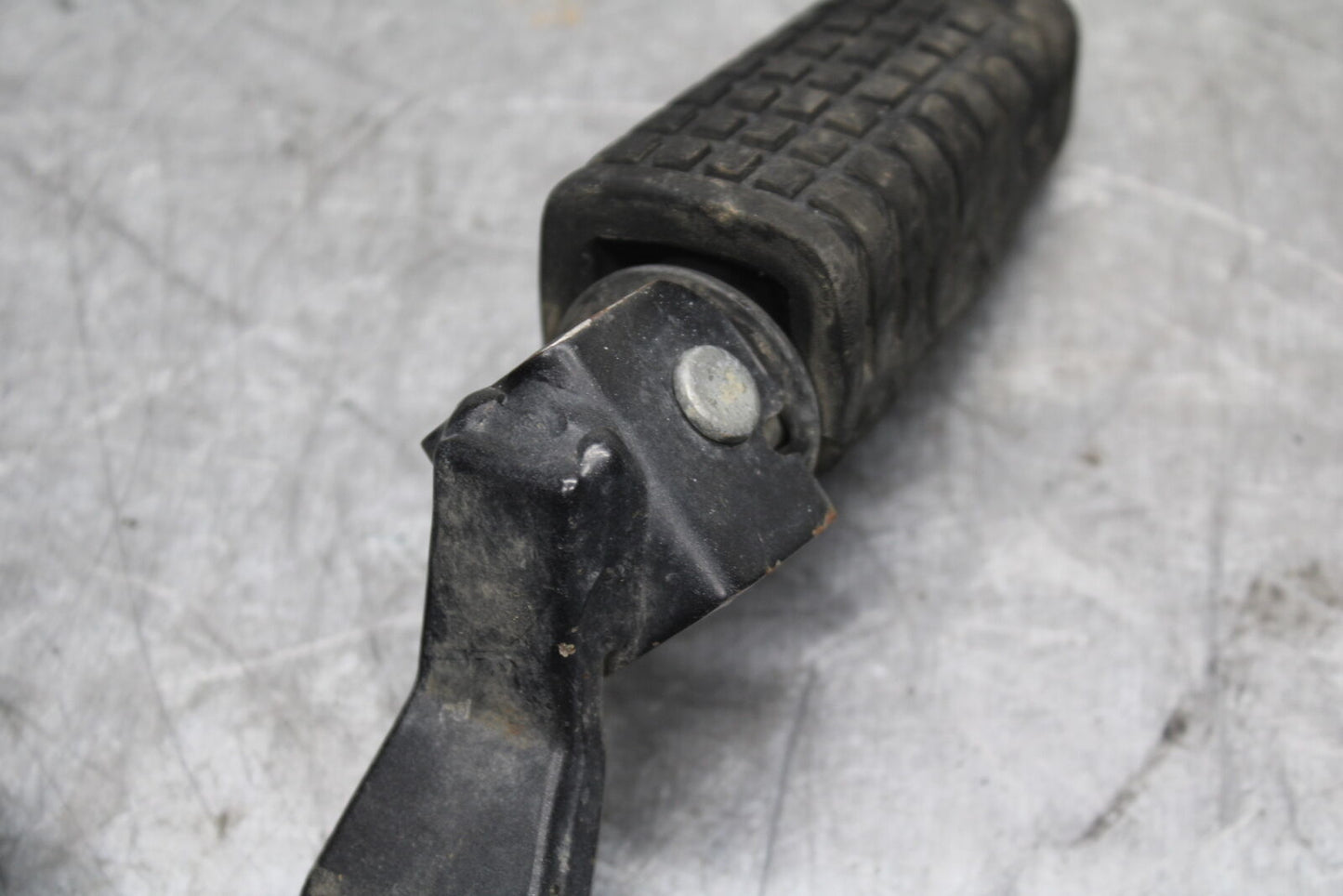 08-18 KAWASAKI KLR650 FRONT FOOT RESTS PEGS STEPS SET PAIR BB707