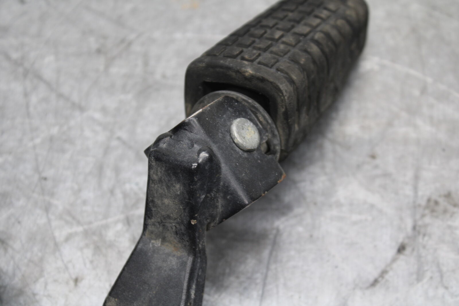 08-18 KAWASAKI KLR650 FRONT FOOT RESTS PEGS STEPS SET PAIR BB707