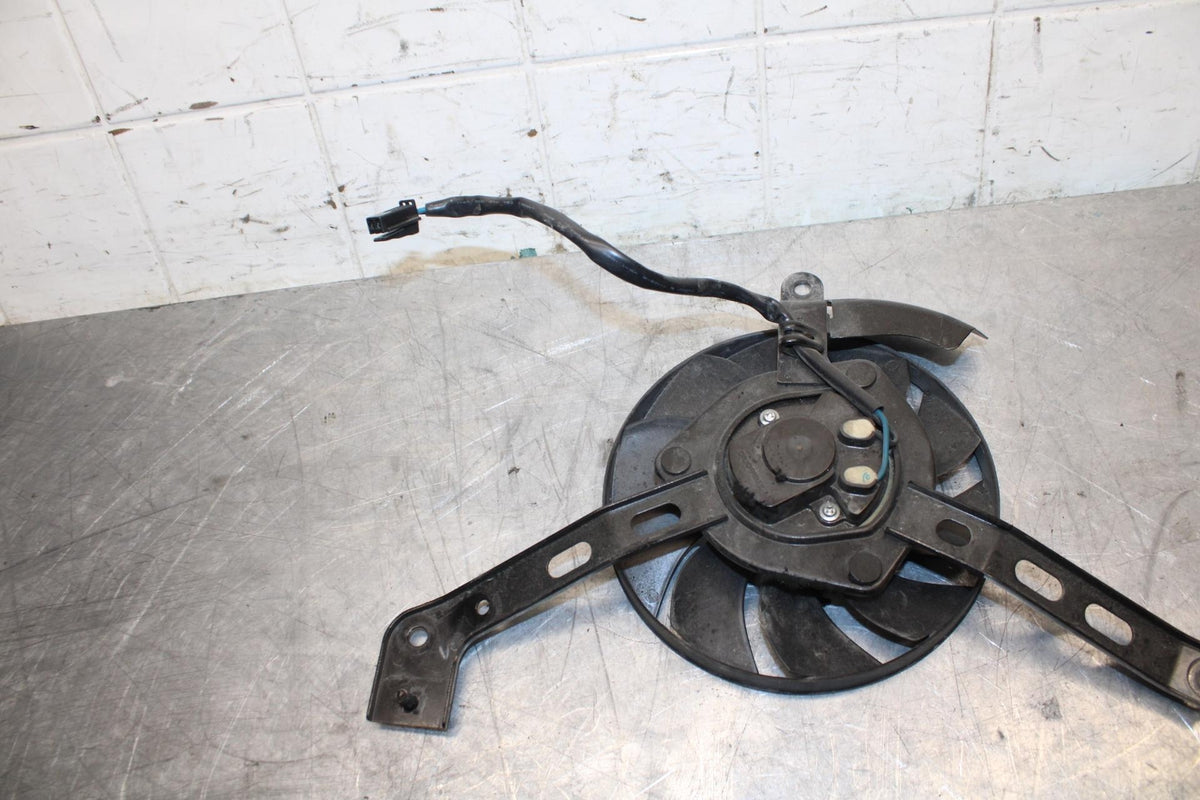 18-21 YAMAHA XSR700 ENGINE RADIATOR COOLING FAN bb475