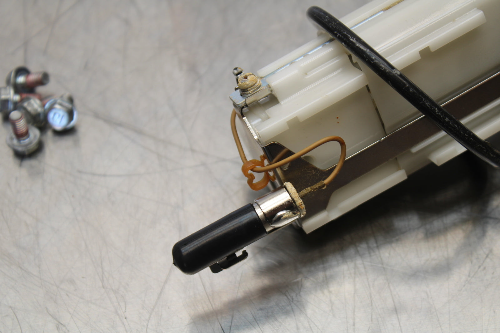 13-18 KAWASAKI NINJA ZX6R FUEL PUMP GAS PETROL SENDER UNIT BB143