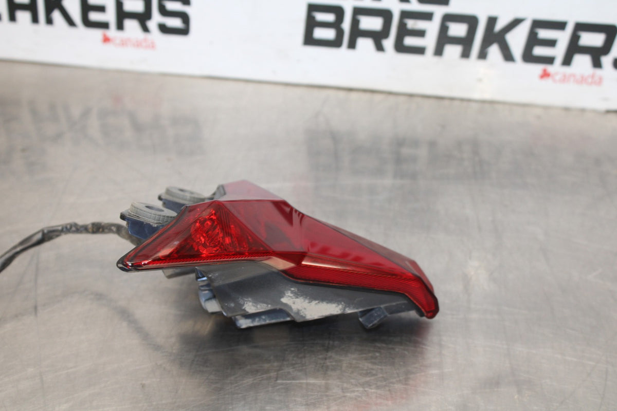 24 KAWASAKI NINJA ZX6R ZX636 ABS 40TH ANNIVERSARY REAR TAIL TAILLIGHT BB911