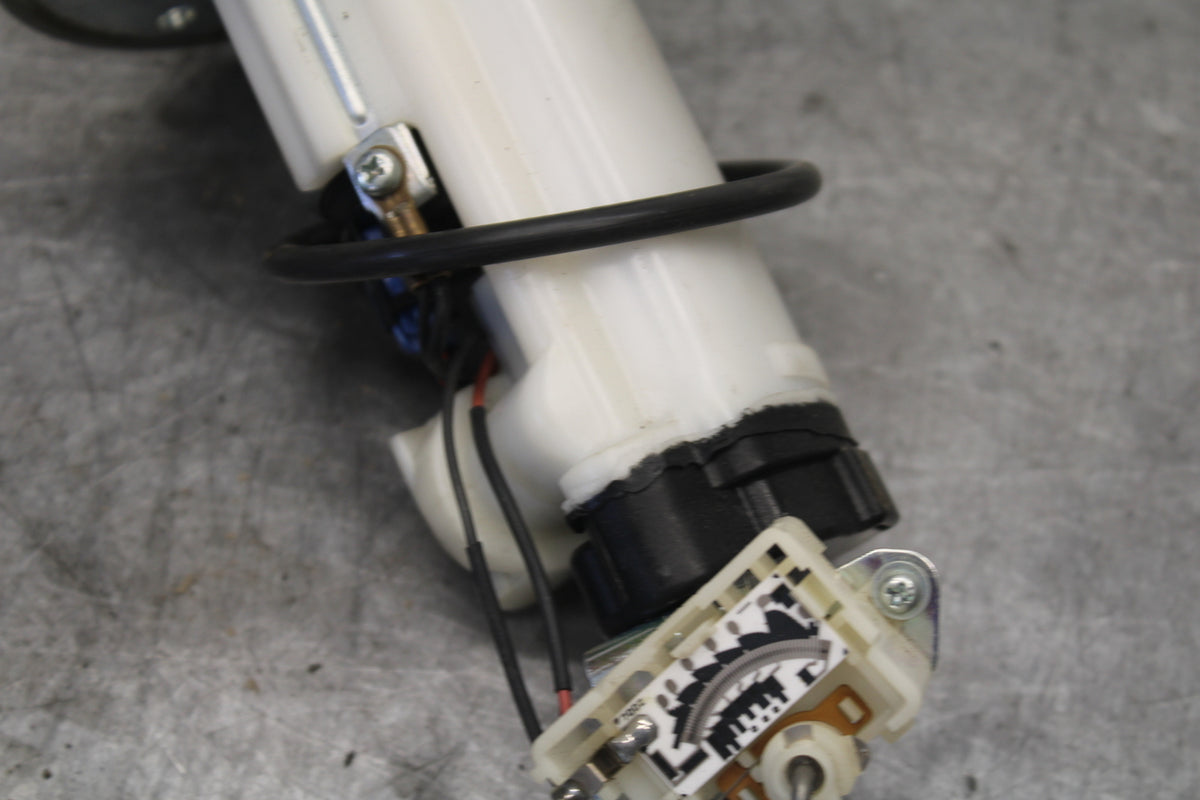 06-07 SUZUKI GSXR 600 FUEL PUMP GAS PETROL SENDER UNIT BB694