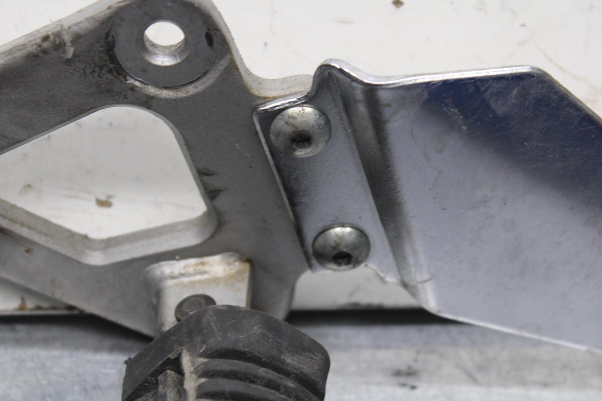 04-09 SUZUKI GS 500 FH GS500F LEFT REARSET REAR SET DRIVER FOOT PEG REST BB97