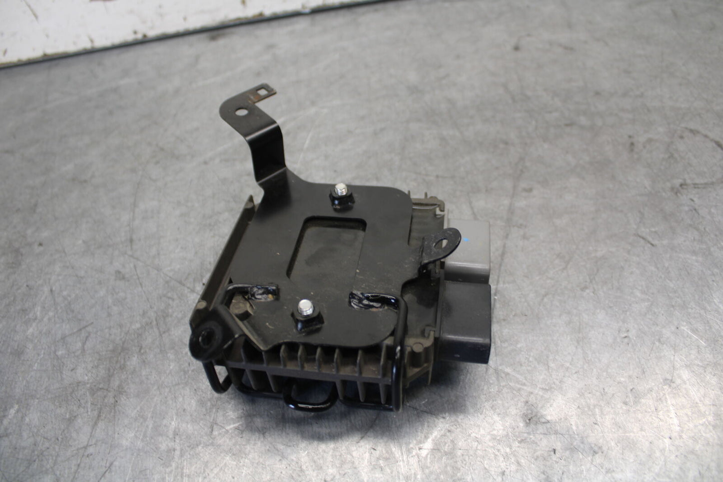 13-18 KAWASAKI NINJA ZX6R RECTIFIER VOLTAGE REGULATOR  BB682