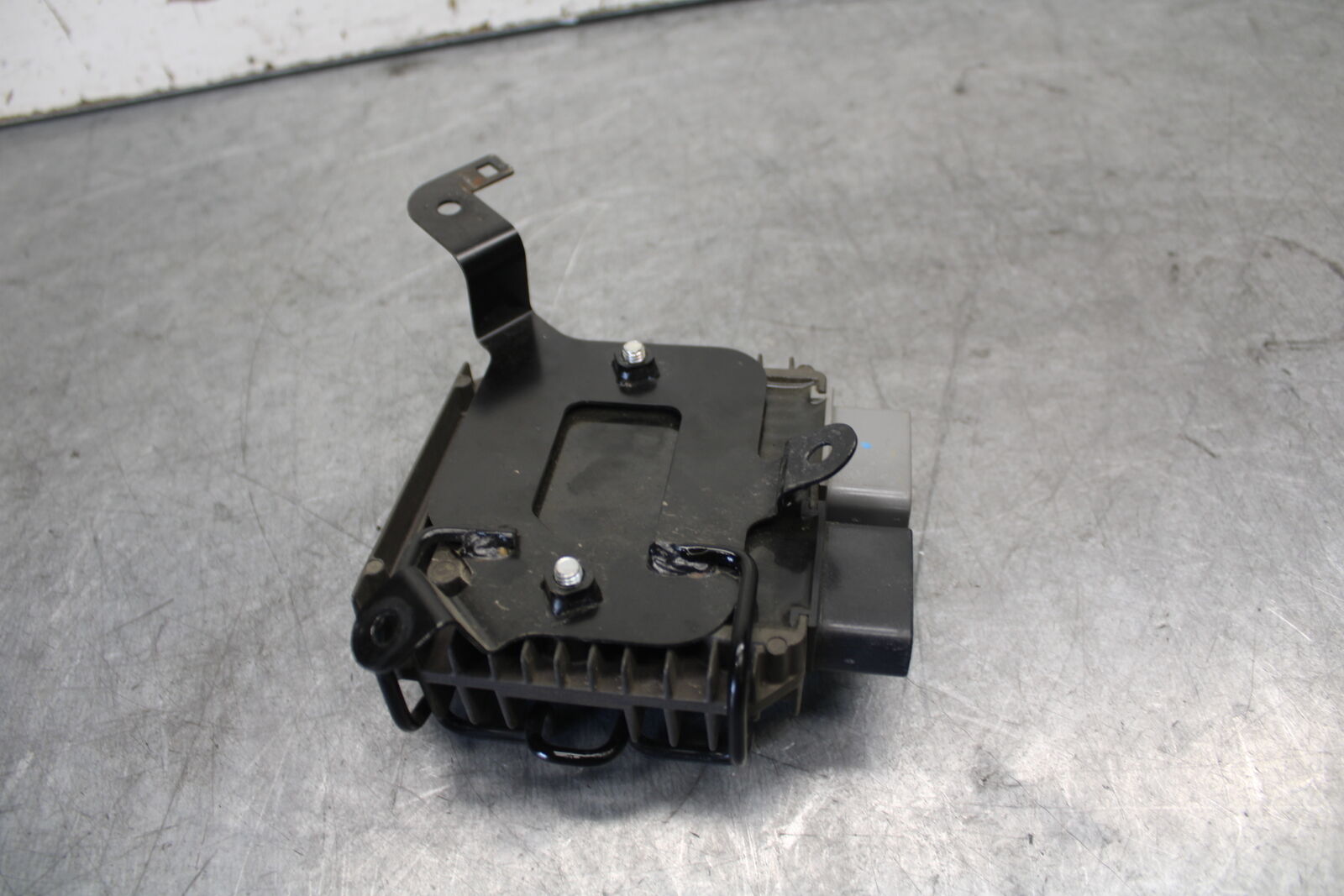 13-18 KAWASAKI NINJA ZX6R RECTIFIER VOLTAGE REGULATOR  BB682