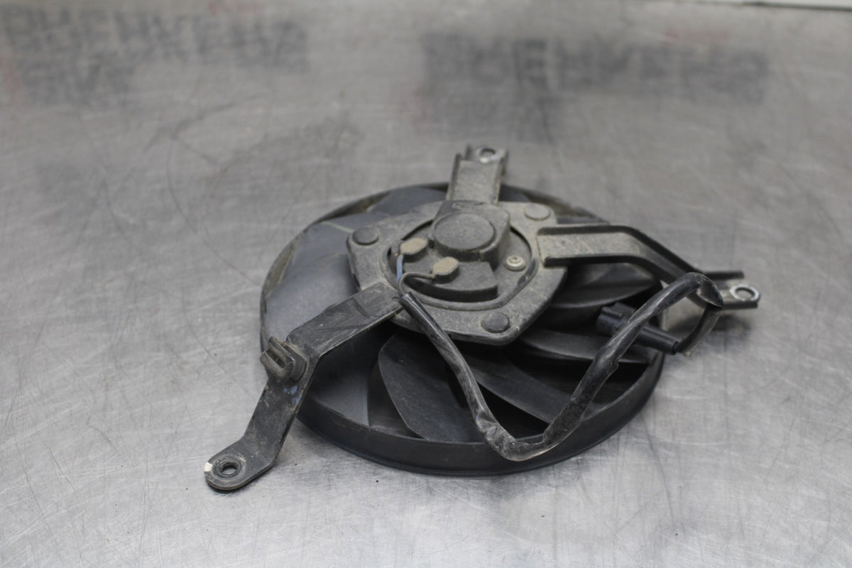 23 KAWASAKI Z900RS ENGINE RADIATOR COOLING FAN BB935