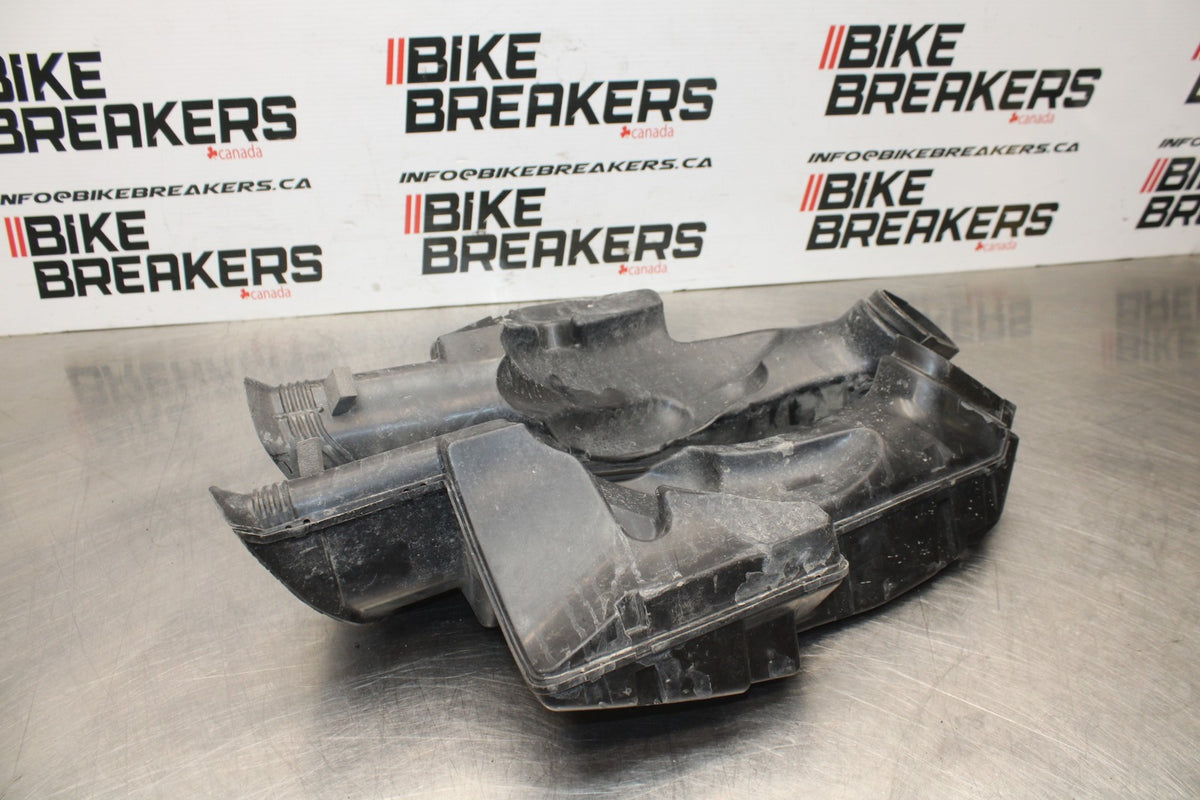 06-07 SUZUKI GSXR750 RIGHT LEFT AIR INTAKE DUCTS BB811
